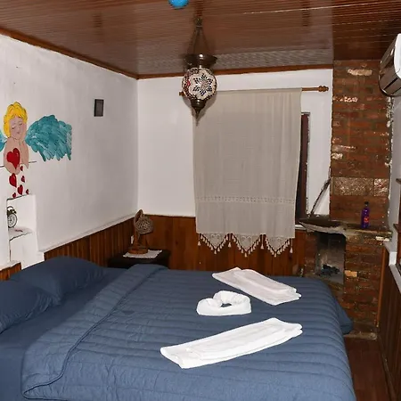 Deniss Hotel *