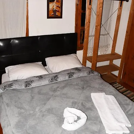 Deniss Hotel *
